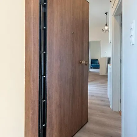 Beautiful Loft Close To Acropolis Apartment